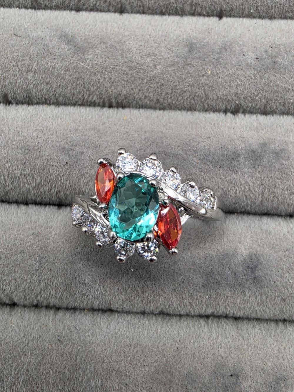 Silver Tone Teal and Red Crystal Cocktail Ring Size 9- Unbranded